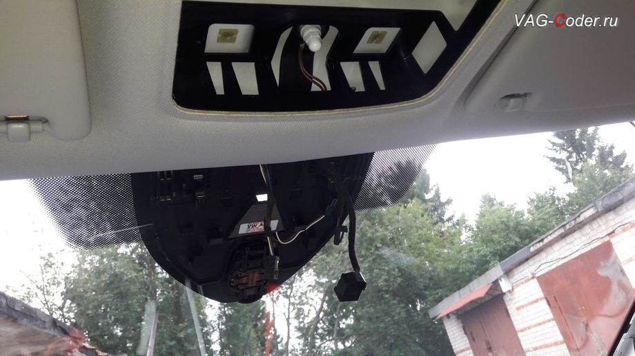 Skoda Octavia A7 Scout-2015м/г - протяжка проводки камеры ассистентов, доустановка камеры ассистентов - ассистент движения по полосе (Lane Assist), распознавание дорожных знаков и автопереключение Ближний-Дальний (FLA) в VAG-Coder.ru