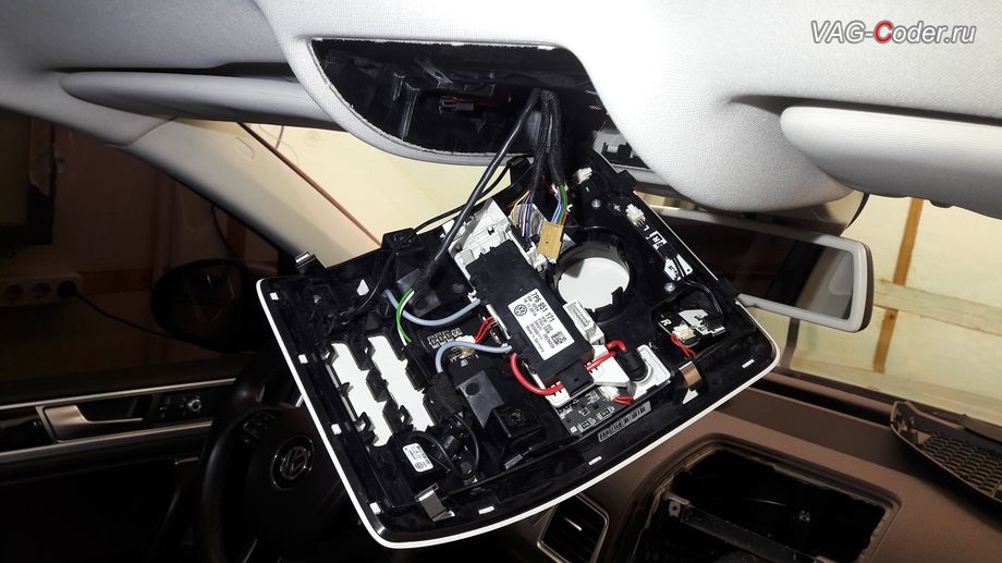 VW Touareg NF-2015м/г - доустановка оригинального микрофона в штатное место в потолочной консоли, доустановка оригинального дополнительного заводского оборудования пакета функции Блютуз в VAG-Coder.ru