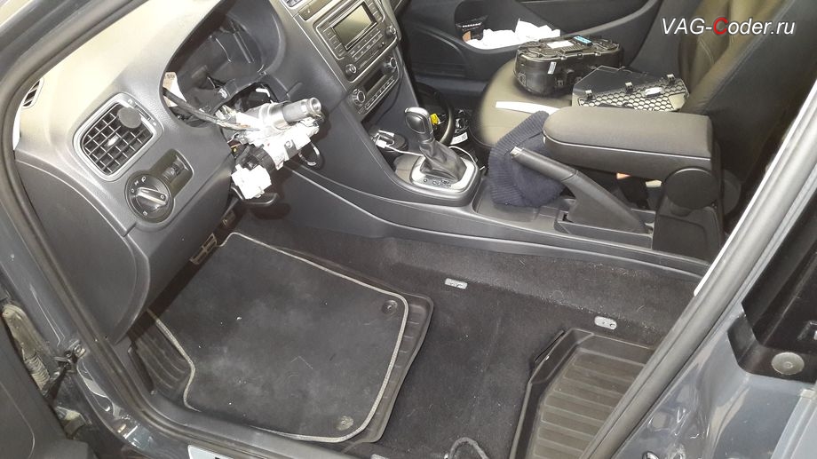 VW Polo Sedan-2017м/г - на время выполнения работ в салоне снято водительское сиденье, доустановка и активации функции круиз-контроля (GRA) в VAG-Coder.ru в Перми