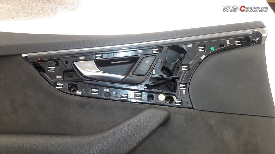 Audi Q7-2016м/г - разбор дверной карты водителя под доустановку блока кнопок памяти в двери водителя, доустановка блока кнопок памяти положений сидения водителя на Ауди Ку7 в VAG-Coder.ru в Перми