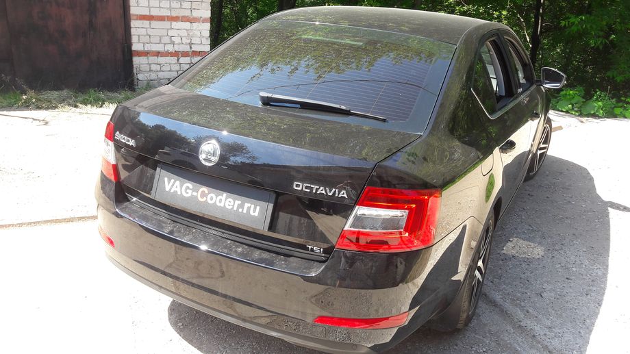 Skoda Octavia A7-1,2TSI-МКП5-2014м/г - доустановка оригинальных заводских адаптивных фар Bi-Xenon с полосками LED ДХО и задних фонарей с двойными LED полосками габаритов на Шкода Октавия А7 в VAG-Coder.ru в Перми