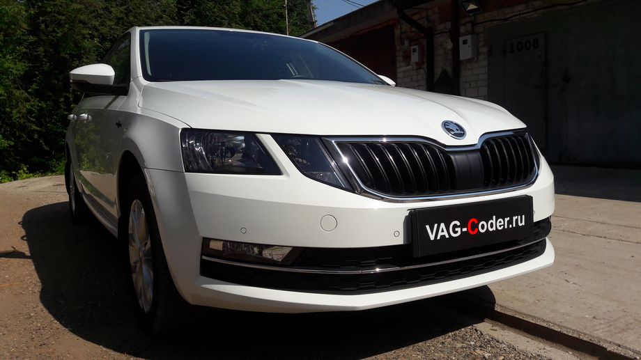 Skoda Octavia A7 FL-1,6MPI-АКПП6-2020м/г - доустановка оригинальной заводской камеры заднего вида с динамическими траекториями и омывателем в ручку открытия задней двери на Шкода Октавия А7 ФЛ в VAG-Coder.ru в Перми