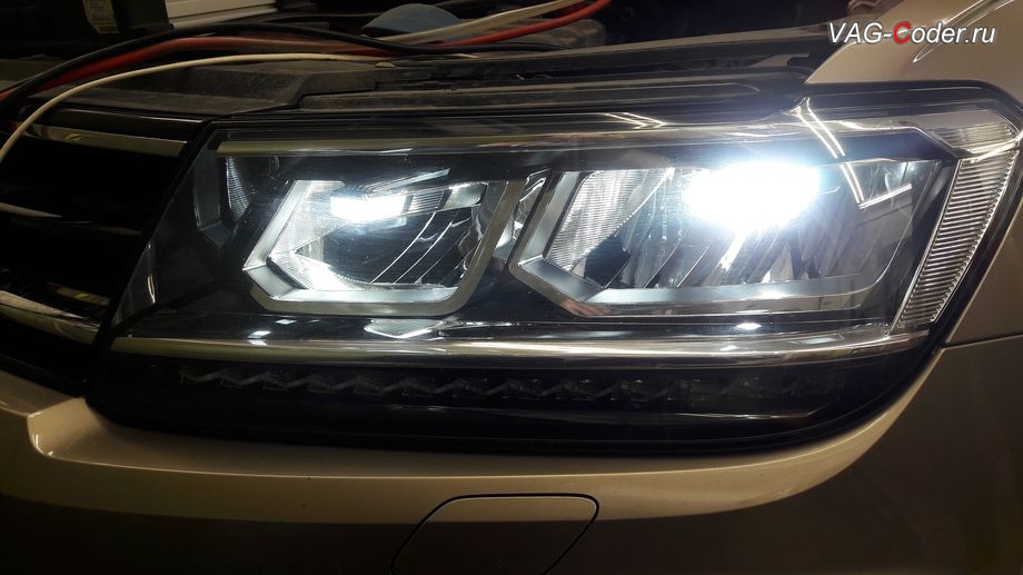 VW Tiguan NF-2019м/г - стоковые заводские фары LED Basis, замена фар с LED Basis на светодиодные фары LED Mid с системой динамического адаптивного освещения (DLA) на Фольксваген Тигуан НФ в VAG-Coder.ru в Перми