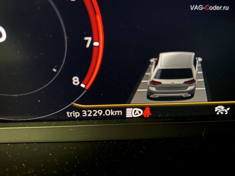 VW Tayron-2022м/г - активации меню управления в магнитоле функции ассистента автоматического переключения Ближнего Дальнего света (FLA), с функцией памяти последнего состояния включения или отключения функции автоматического переключения Ближнего Дальнего света (FLA). Установив переключатель света в режим AUTO, больше не нужно каждый раз включать функцию FLA, после выключения зажигания и повторного включения - функция FLA будет снова включена, программная активация системы прямого контроля давления в шинах RDKS, программная активация и кодированию пакета скрытых заводских функций, программная активация ассистента городского автопилота с удержанием автомобиля в полосе при движении в городском потоке Трафик Джем Асист (Traffic Jam Assist, TJA - совместная работа Ассистента движения по полосе с Адаптивным круиз-контролем до полной остановки и после возобновления движения) и Ассистента аварийной остановки в полосе Эмердженси Асист (Emergency Assist, EA) на Фольксваген Тайрон в VAG-Coder.ru в Ростове-на-Дону