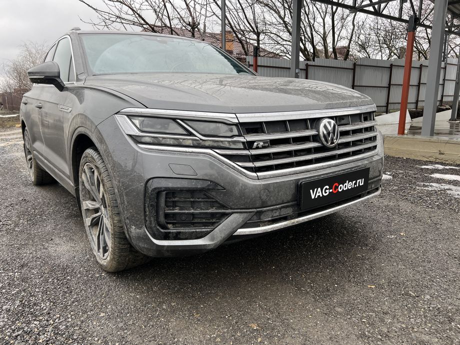VW Touareg 3 (CR)-3,0TSI-4х4-АКПП8-2019м/г - устранение ошибки - Не выполнена базовая установка, и калибровка на стенде фронтальной камеры вспомогательных системы водителя (камеры ассистентов, R242) в ветровом стекле на Фольксваген Туарег 3 (CR) в VAG-Coder.ru в Ростове-на-Дону