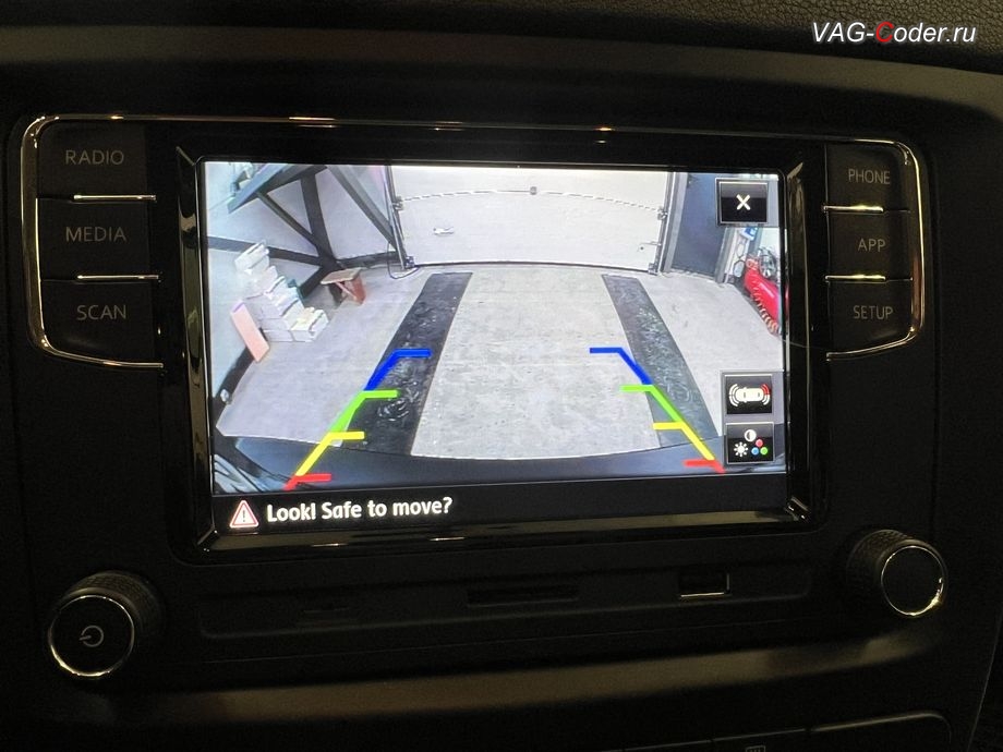 Skoda Yeti-2013м/г - работа OEM камеры заднего вида в ручке открытия двери багажника на экране магнитолы, доустановка OEM камеры заднего вида в ручке открытия двери багажника на Шкода Йети в VAG-Coder.ru в Ростове-на-Дону