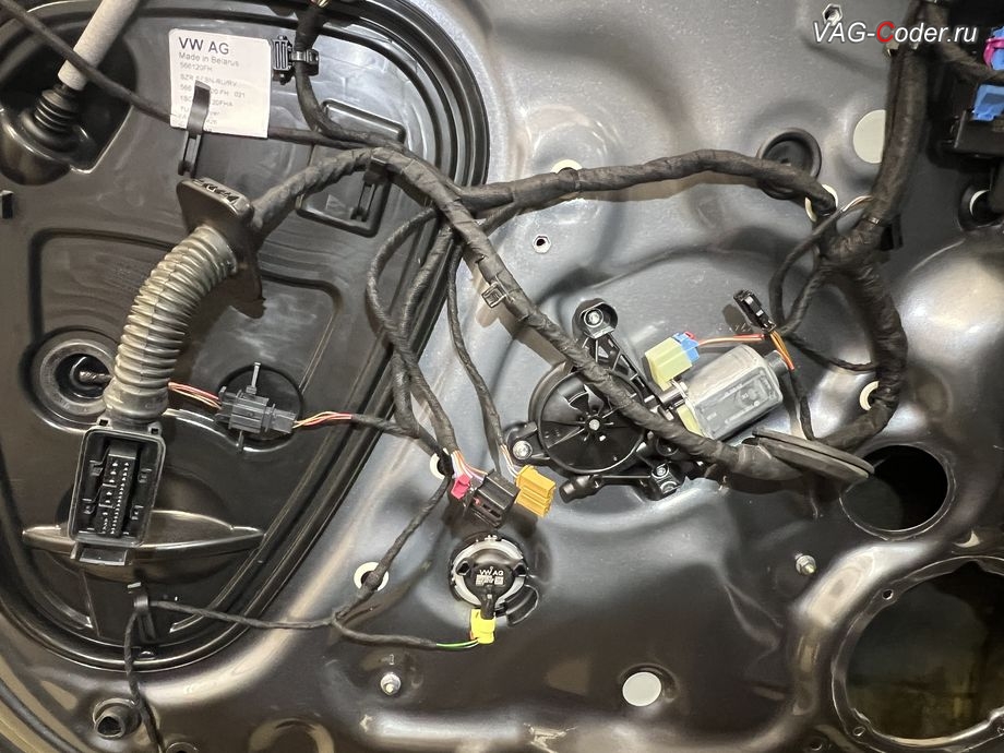 Skoda Kodiaq-2019м/г - готовый перемотанный дверной жгут проводки после дотяжки проводки к индикатором системы Side Assist, доустановка Ассистента контроля слепых зон и смены полосы (Side Assist, BSD, Blind Spot Detection) и Ассистента выезда с парковки (Rear Traffic Alert, RTA) на Шкода Кодиак в VAG-Coder.ru в Ростове-на-Дону