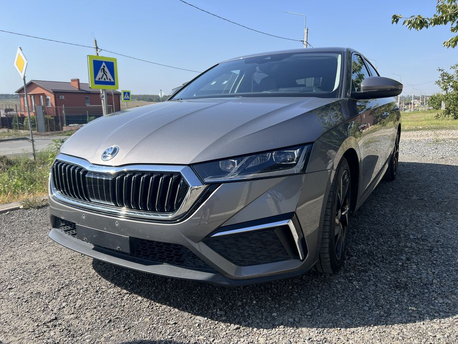 Skoda Octavia A8 Pro CN-1,4TSI-DSG7-2022м/г - русификация цифровой панели комбинации приборов (AID, Active Info Displаy), программное отключение активации аккаунта к онлайн сервисам - отключение входа аккаунта Welcome на магнитоле (Welcome - Online service with you all the way, Welcome - Loading account ..., Allow apps/services suсh as navi/weather/media, etc, to use your vechicle location?, Offline user - account login, Login in now and relax - Volkswagen online service with you all the way - Drive as offline account, Privacy policy), программная активации функции Android Auto пакета функции App-Connect, кодирование и активация пакета скрытых заводских функций, и программно-аппаратное отключение функции системы Start/Stop на Шкода Октавия А8 Про Китай в VAG-Coder.ru в Ростове-на-Дону