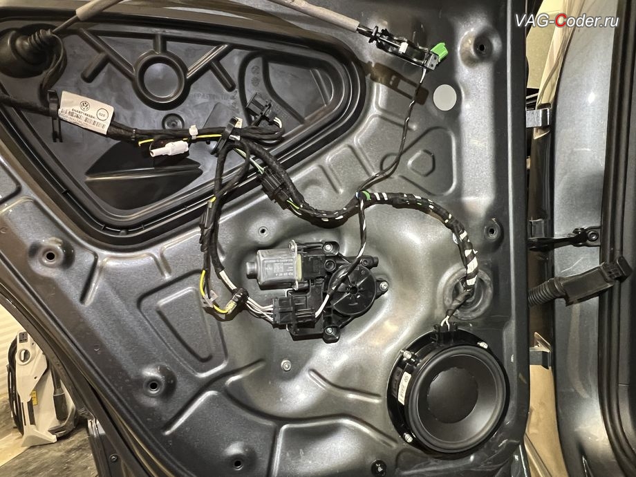 VW Tiguan NF-2020м/г - готовый перемотанный дверной жгут проводки после дотяжки проводки задних ручек дверей системы бесключевого доступа Kessy, доустановка и программная активация задних ручек дверей системы бесключевого доступа Kessy на Фольксваген Тигуан НФ в VAG-Coder.ru в Ростове-на-Дону
